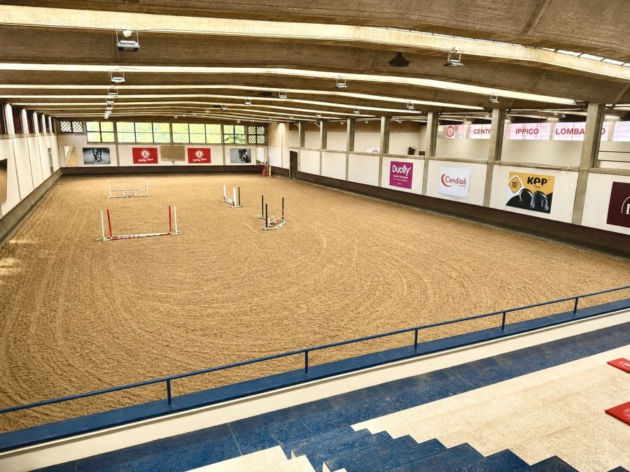 strutture-01-maneggio coperto-30x60